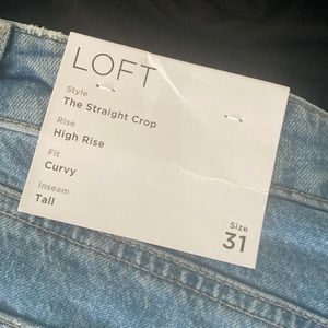 LOFT Curvy Frayed Crop Jeans